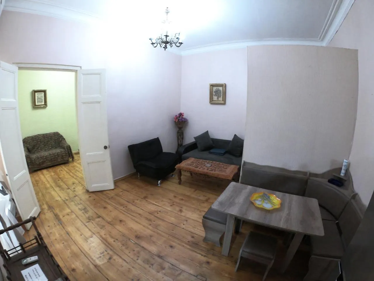 Zuras Great Studio In Old Tbilisi contacts